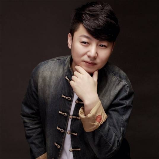 王春江（中国男歌手）