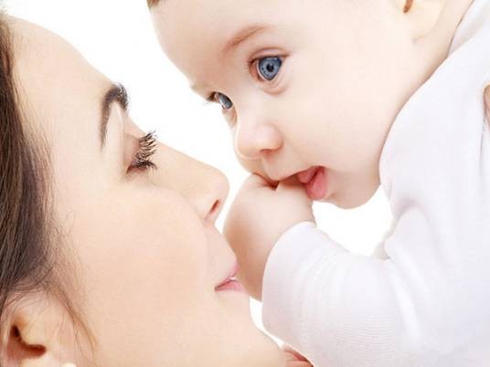 母乳喂养（用母亲的乳汁喂养婴儿的方式）