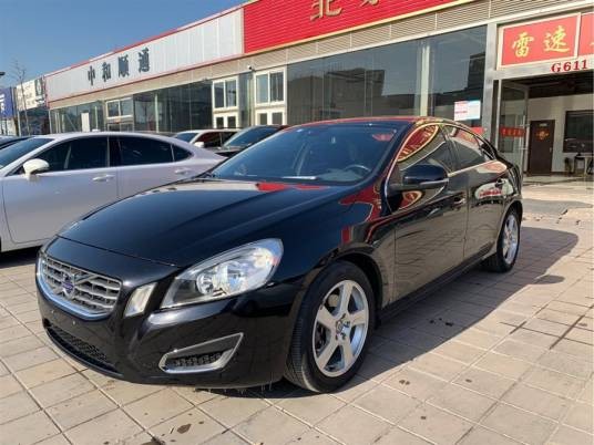 2012款进口沃尔沃S60 2.0T 双离合 T5 智尊版
