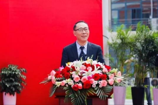 严翔（原南京传媒学院校长）