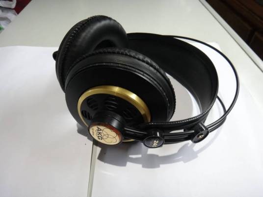 AKGK240S
