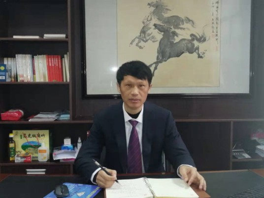 谢国辉（赣东学院过渡期党委委员、副院长）