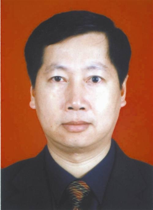 梁国英（广东省东莞市委原常委、常务副市长）