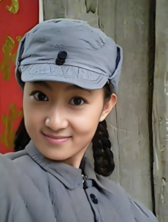 刘莎莎（中国煤矿文工团话剧团演员）