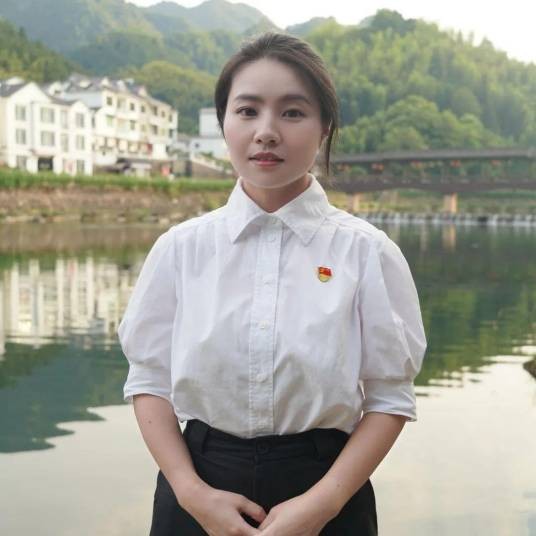 姜丽娟（中共二十大代表，浙江省杭州市淳安县枫树岭镇下姜村党总支书记、村委会主任、妇联主席）