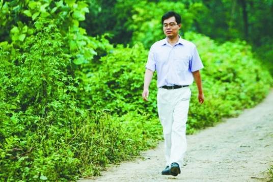 徐其军（江苏省南京市六合区竹镇镇中日友好希望小学一级教师）