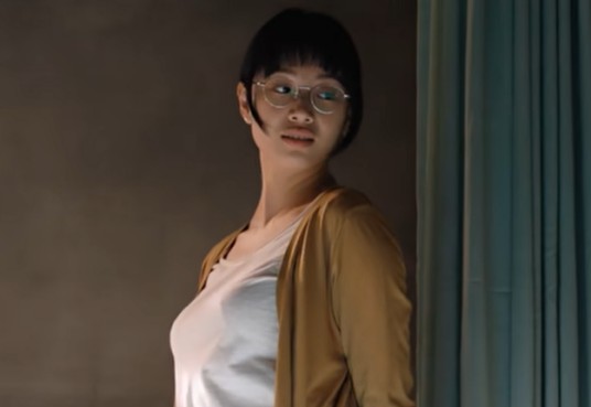 朱莉（电影《夏天19岁的肖像》中由李梦饰演的为爱痴狂的少女角色）