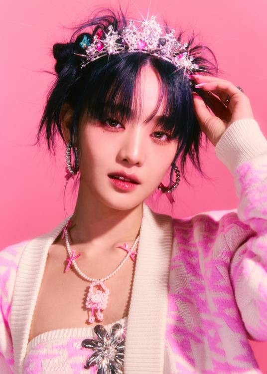 MINNIE（泰国女歌手、词曲作者，韩国女子演唱组合i-dle成员）