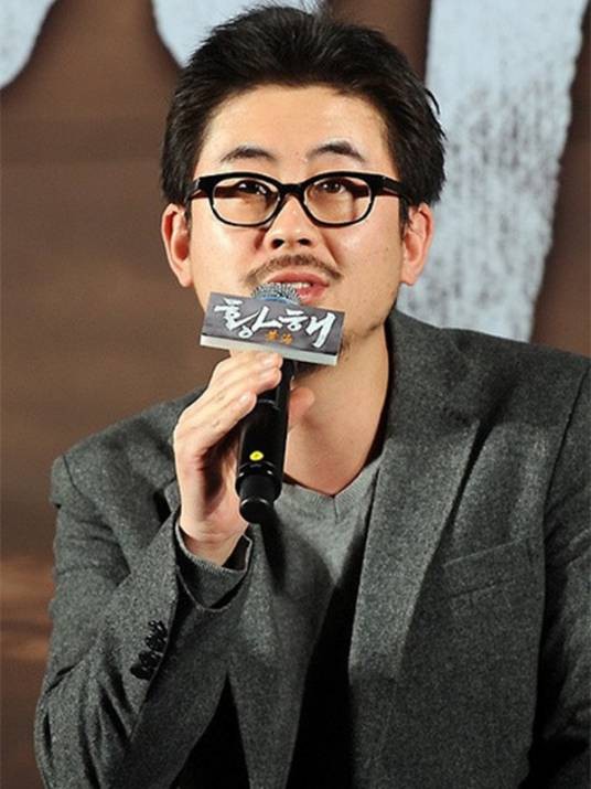 罗泓轸
