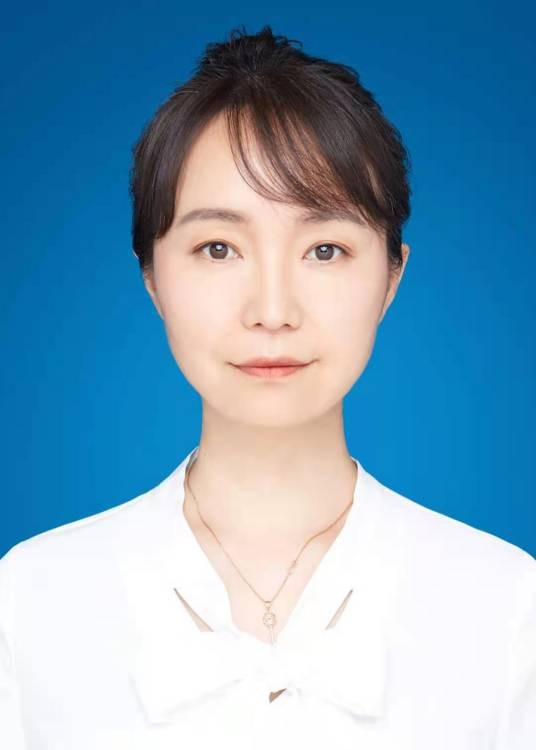 贾媛媛(上海应用技术大学马克思主义学院教授)