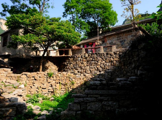郭亮村（河南省新乡市辉县市沙窑乡下辖村）