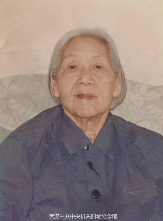 杨庆兰（原武汉中央军事政治学校女生队学员）