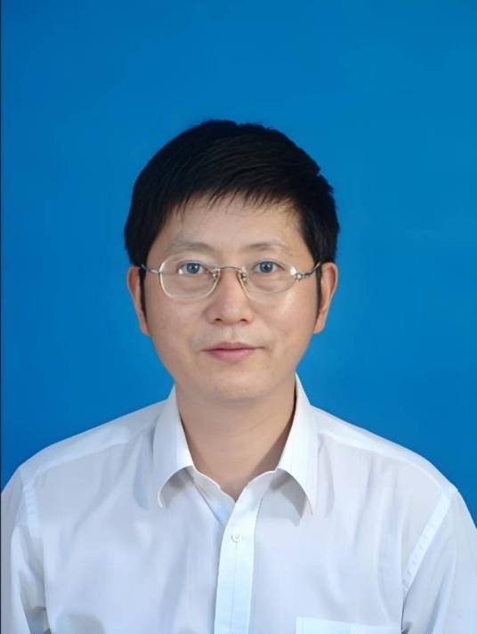 陈友华（南京大学教授）