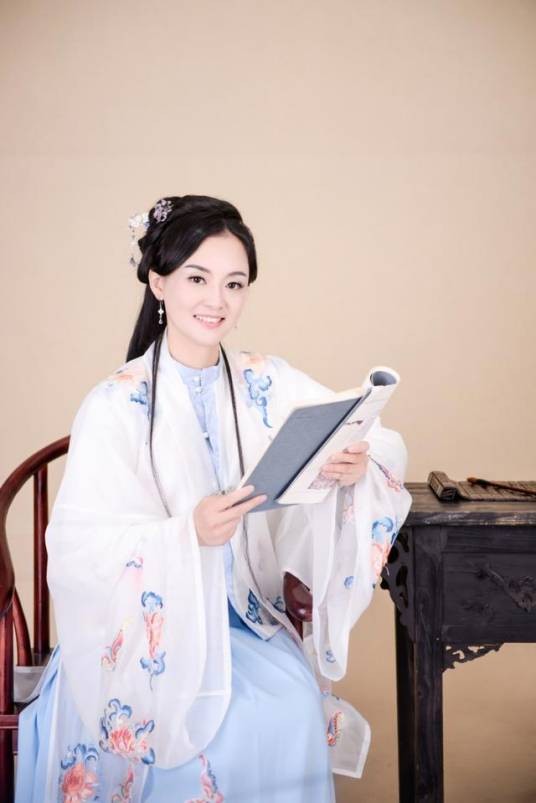 胡婷婷（诗教中国行活动发起人）