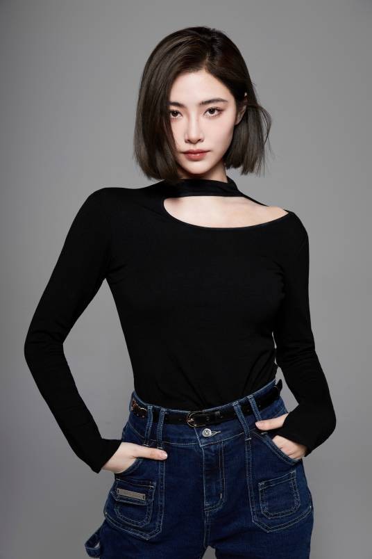 许佳琪（中国内地女歌手、舞者、演员）