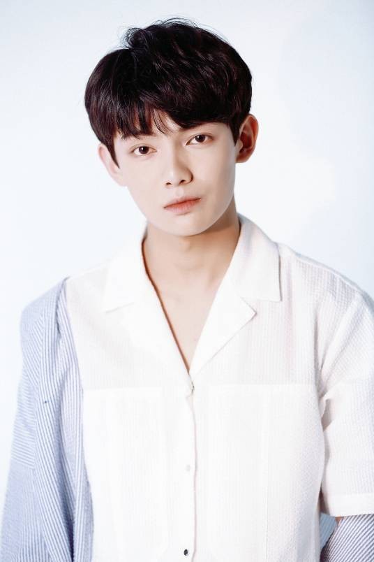 李逸男