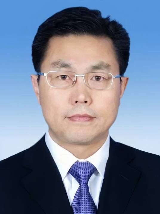 李家成（青海省委副秘书长、办公厅主任、省档案局局长）