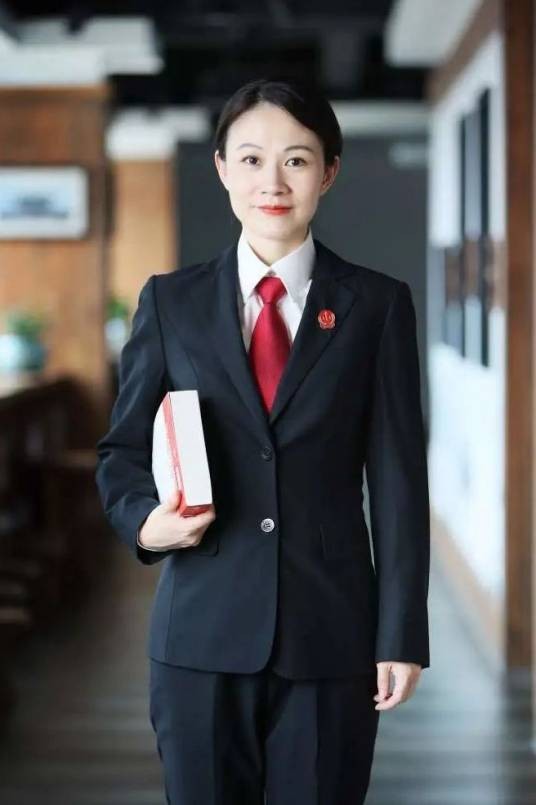 王群英（温州市瓯海区人民法院仙岩人民法庭庭长、一级法官）