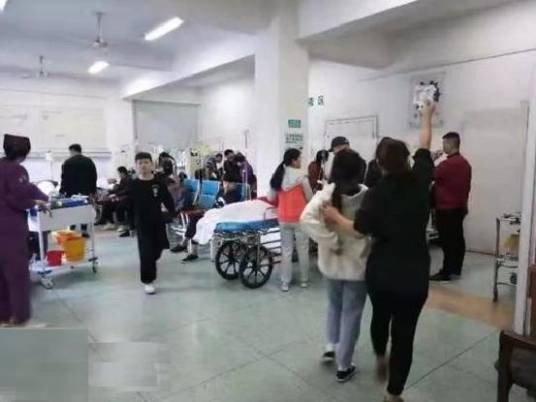 11·18福建戏团食物中毒事件