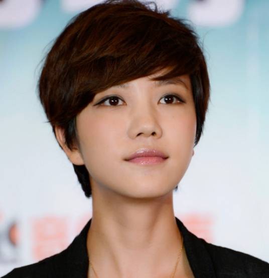 李霄云（澳大利亚籍华裔女歌手、词曲作者、舞台剧演员）