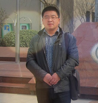 齐向东（中国武安市紫旭中学校长）