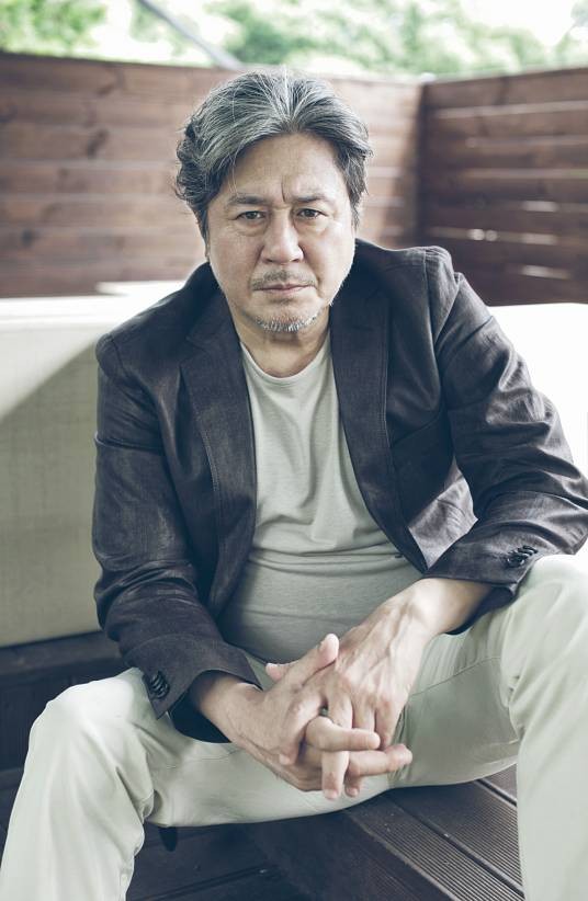 崔岷植