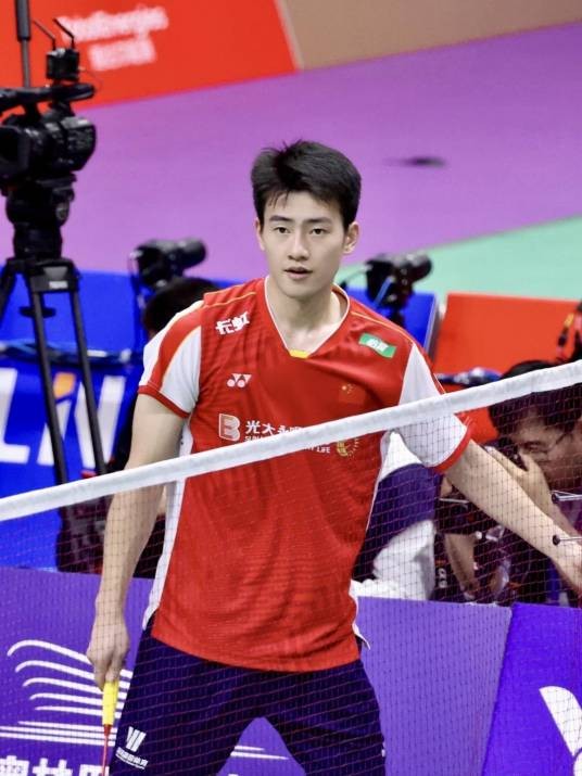 王昶（2001年出生的中国男子羽毛球运动员）