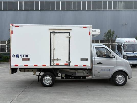 小型冷藏车