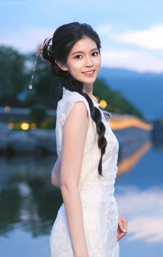 陈依妙