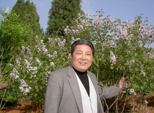 朱铭（原山东工艺美术学院副院长、教授）