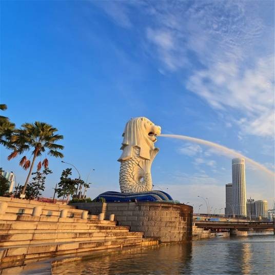 鱼尾狮（新加坡的虚构狮头鱼身动物形象）