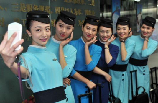 第六代厦航空乘制服