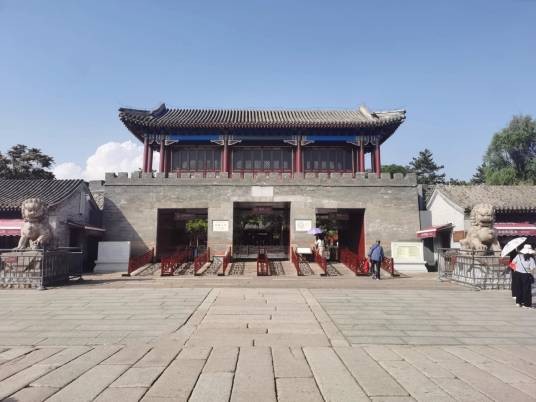 丽正门（中国河北承德避暑山庄的城门）