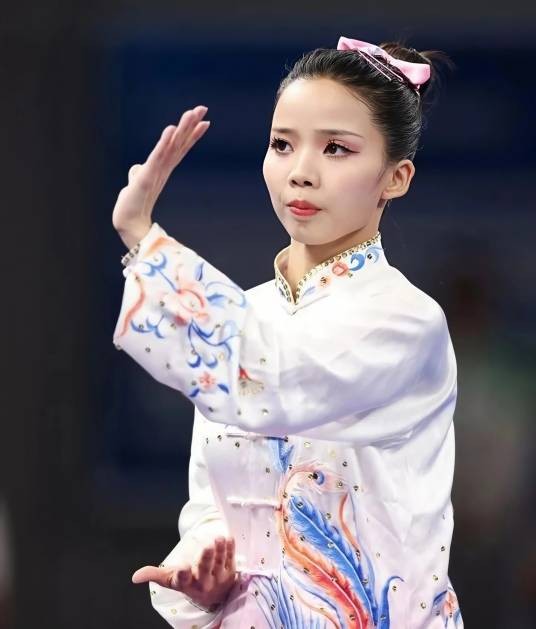 陈小丽(中国武术运动员,石家庄铁道大学教师)