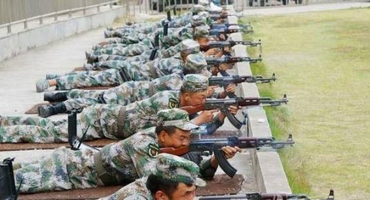 民兵实弹射击