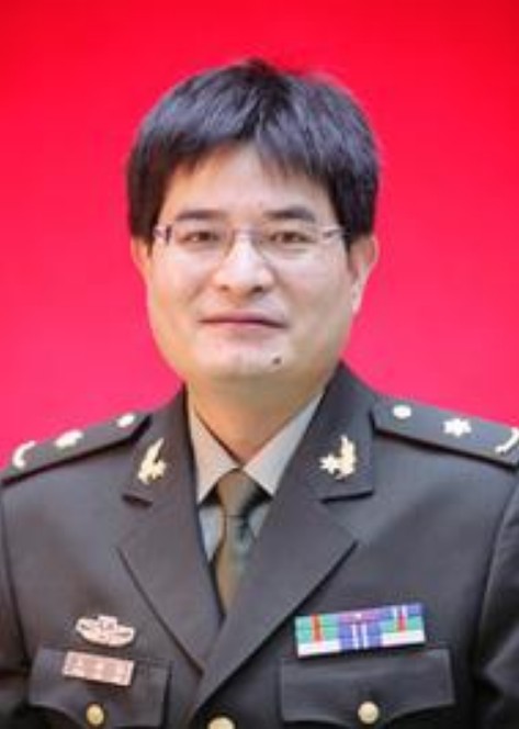 王新伟（上海长征医院脊柱外科主任医师）