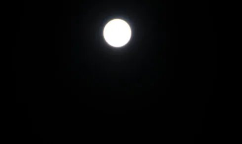 中秋之夜皓月当空万里无云这是什么描写