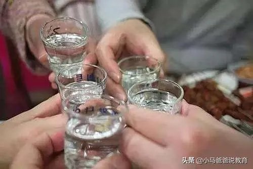 惊讶!淮安一班主任参加完学生婚礼后,竟激动地跳桥,你怎么看?