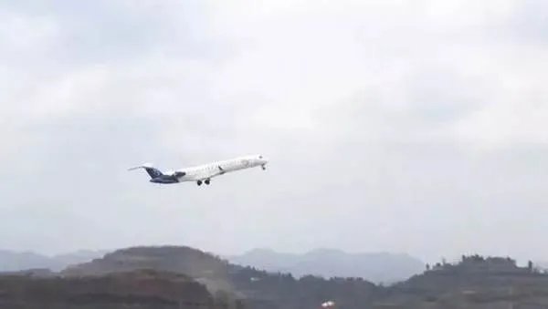 陇南机场正式通航首个航班飞机来自哪里?