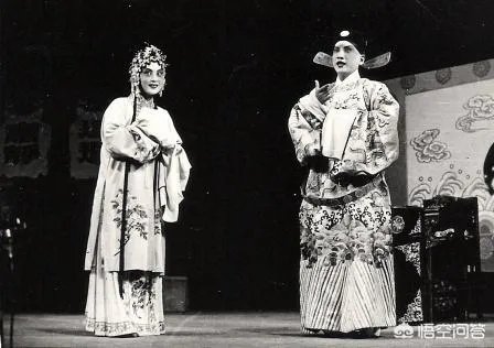 怎样看待京剧名家张君秋的演唱艺术?