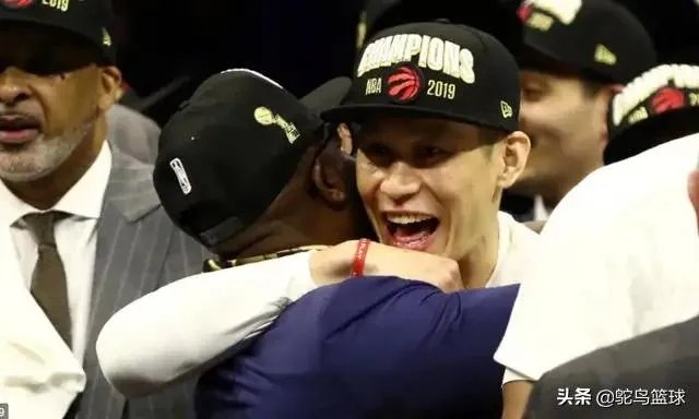 林书豪谈自由市场当众飙泪,感觉被NBA放弃,为何嘲笑林疯狂?