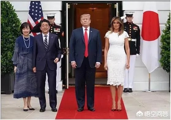 安倍晋三和特朗普因为红毯合影被讽刺是特朗普故意羞辱他，你怎么看？