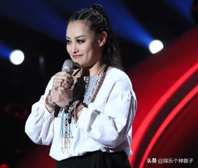 如何看待《中国好声音》金曲奖歌手纪晓君,无导师转身惨遭淘汰?