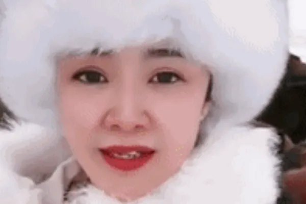 女副县长策马为当地旅游代言走红,该名女县长是谁?她在当地的口碑如何?