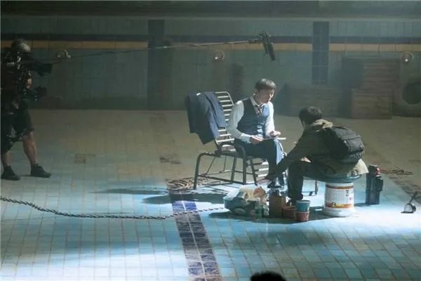 如何评价葛优、乔杉主演的电影《两只老虎》?