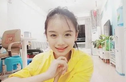南笙姑娘真实照片曝光 真面目被吐槽俗气