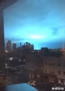 为什么大型变压器爆炸,天空会呈蓝色?