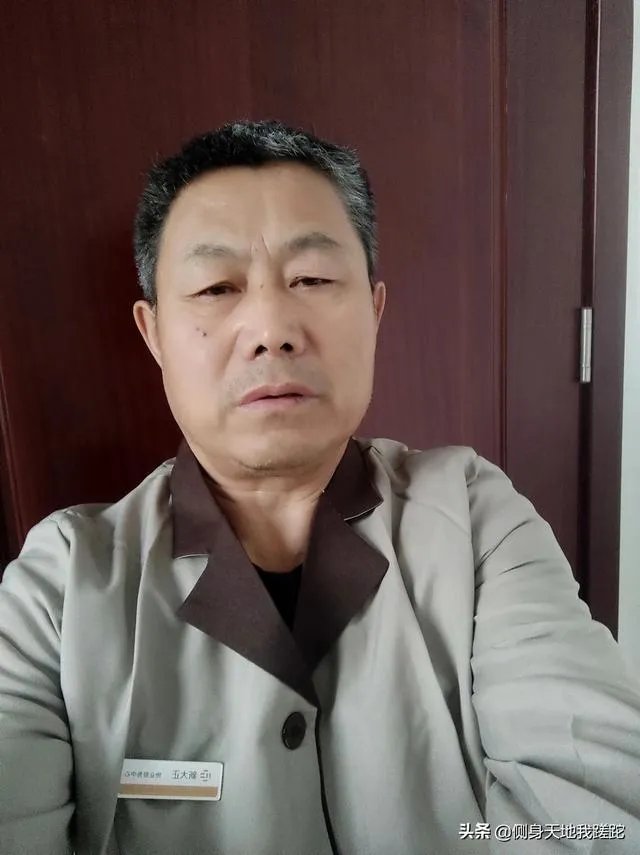 浙江女子喊老公下污水井救宠物狗致其身亡,年仅30岁,怎么看?