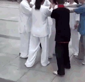 “武僧”一龙能打得过“太极宗师‘闫芳吗?