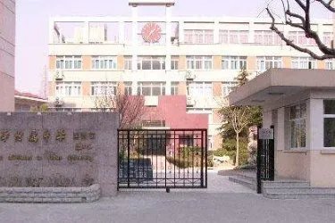 成都市38中高中好还是成大附中高中好?